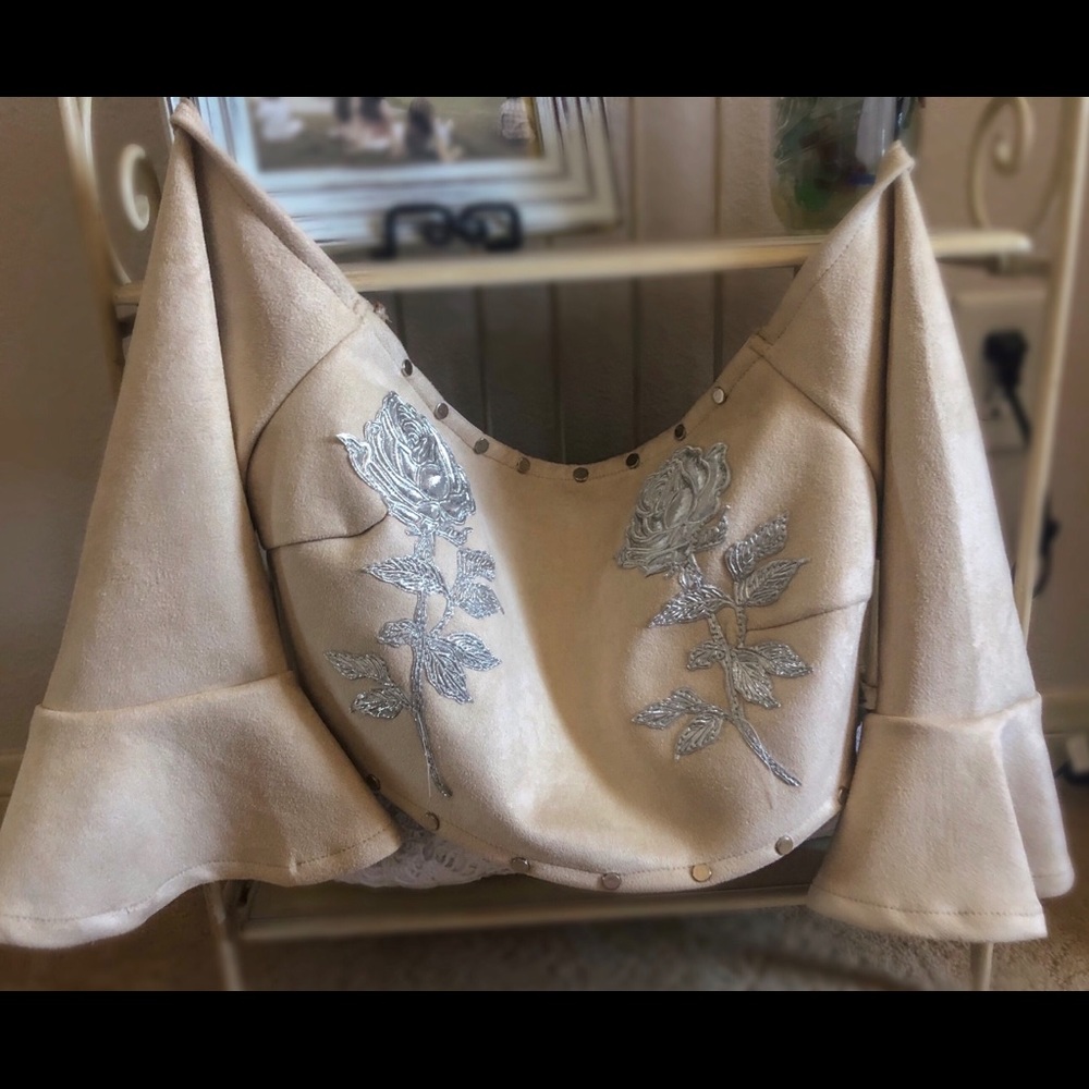 OFF THE SHOULDER FLORAL TOP